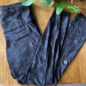 LULULEMON 25" BLUE CAMO FAST AND FREE